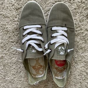 Roxy Surf Shoes Women’s Size 9.5 Sneakers Green